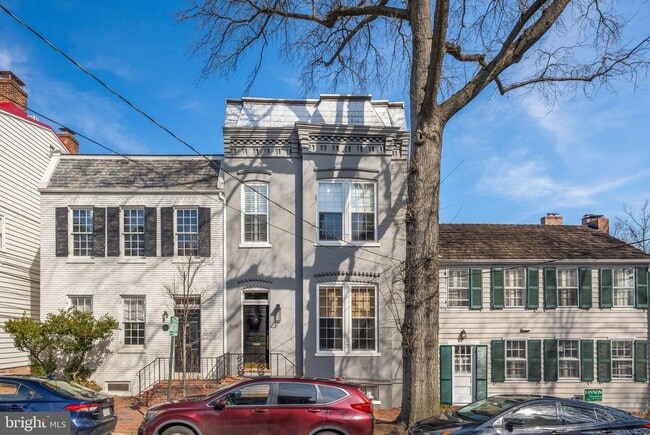 Building Photo - 509 Duke St