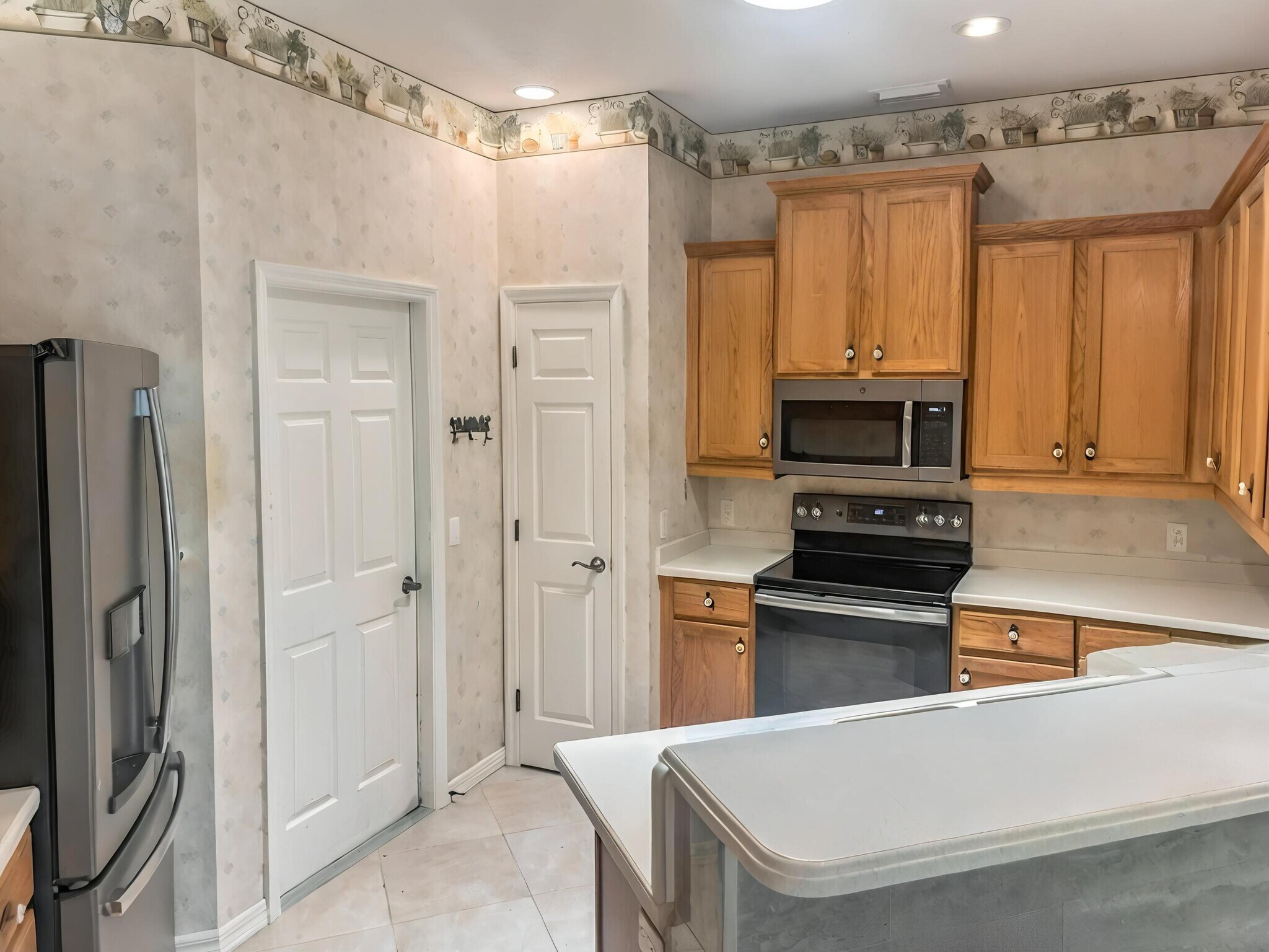 Building Photo - 1494 Millbrook Cir