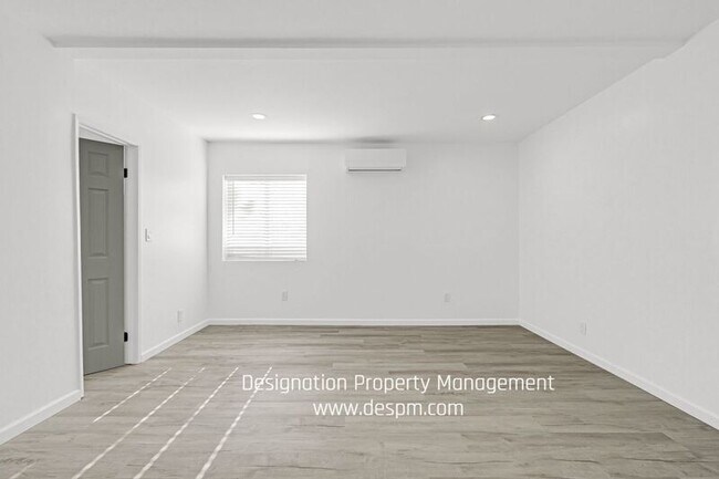 Building Photo - 3220 Casitas Ave