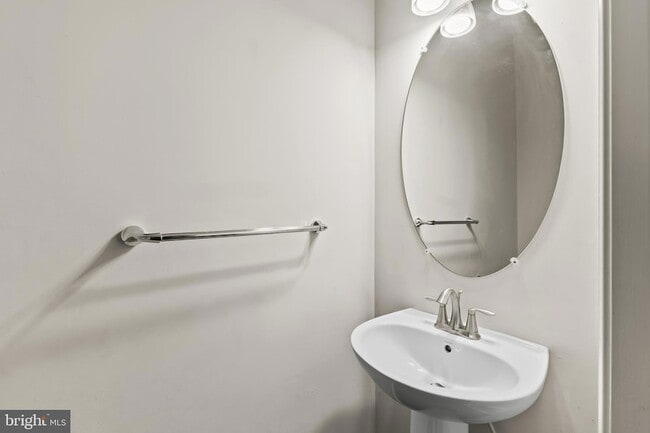 Building Photo - 7035 Southmoor St