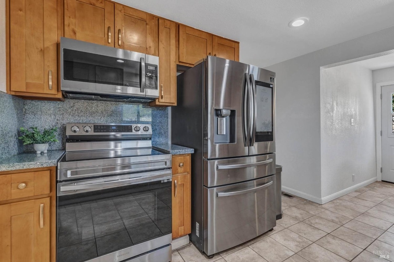 Kitchen - 683 Appian Way