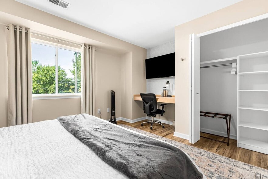 Building Photo - 18939 Sharon Ln