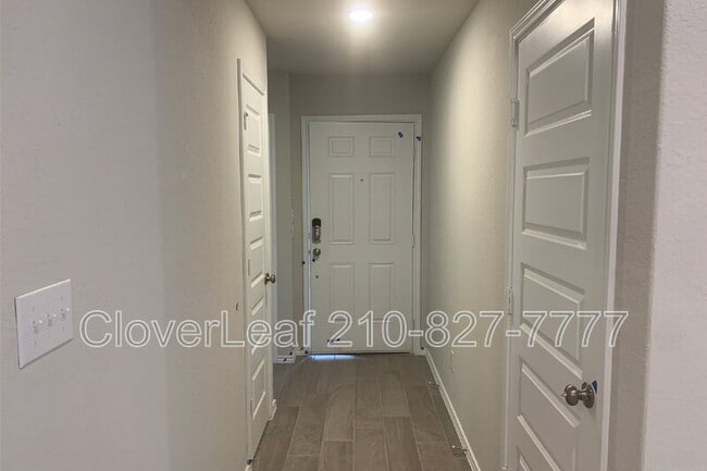 Building Photo - 2172 Darst Dr