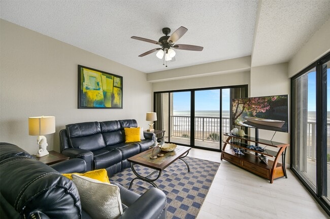 Building Photo - 7700 Seawall Blvd