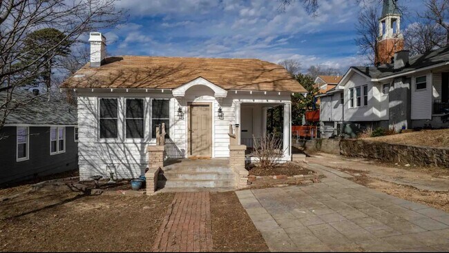 Primary Photo - 4420 Lee Ave