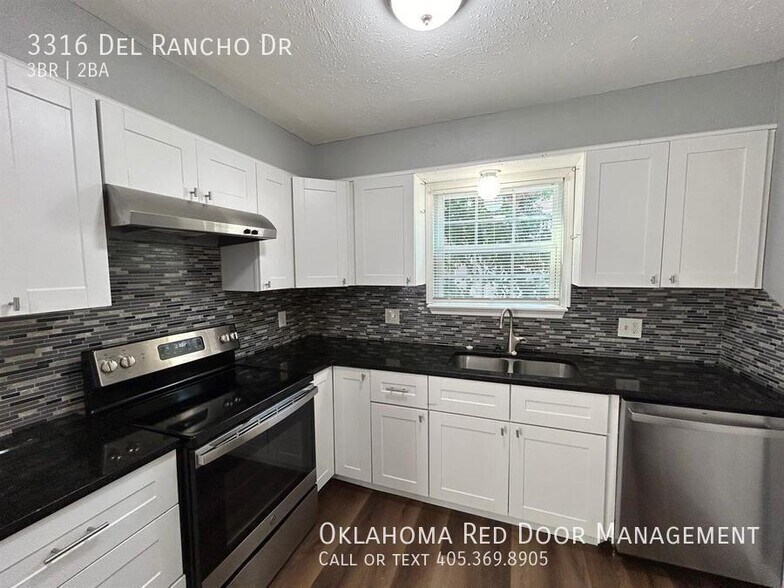 Building Photo - 3316 Del Rancho Rd