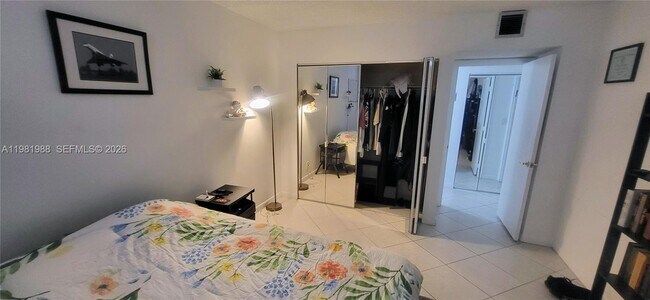 Building Photo - 3800 S Ocean Dr