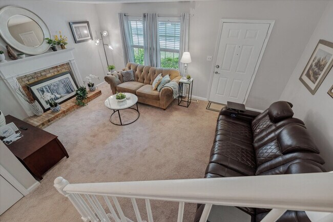 Building Photo - 107 Barbary Ct