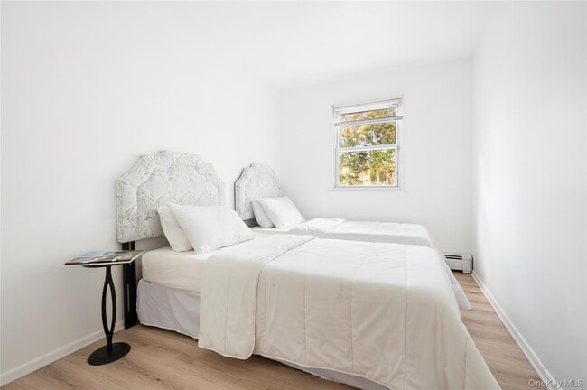 Building Photo - 16 Peconic Rd