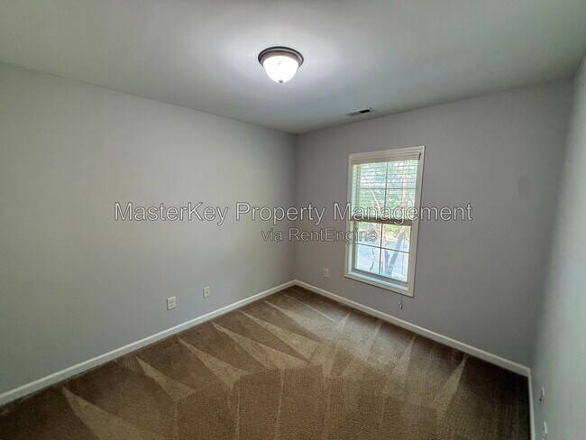 Building Photo - 533 Matheson Place