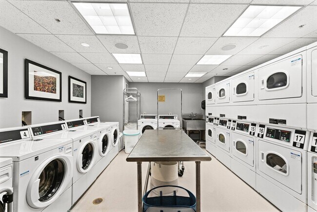 Building Photo - 3 Avery St