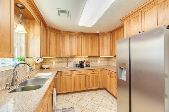 Building Photo - 411 Sailfish