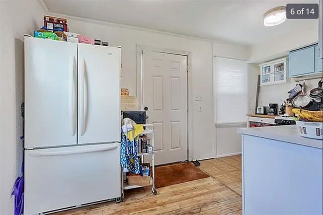 Building Photo - 2 Bed 1 Bath rare to rent!