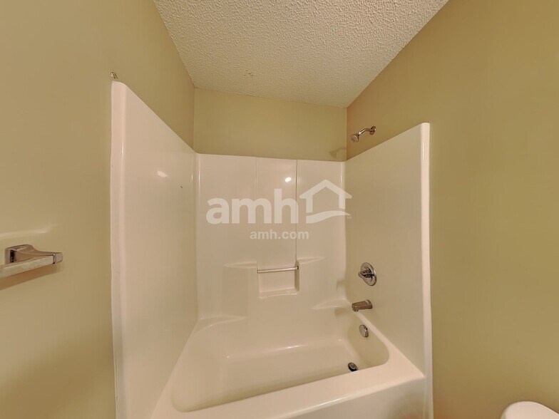 Building Photo - 5935 Eastridge Ct