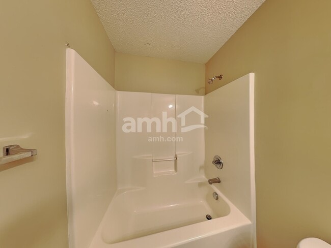 Building Photo - 5935 Eastridge Ct