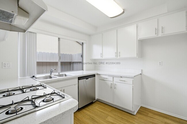 Building Photo - 7280 Corsican Dr