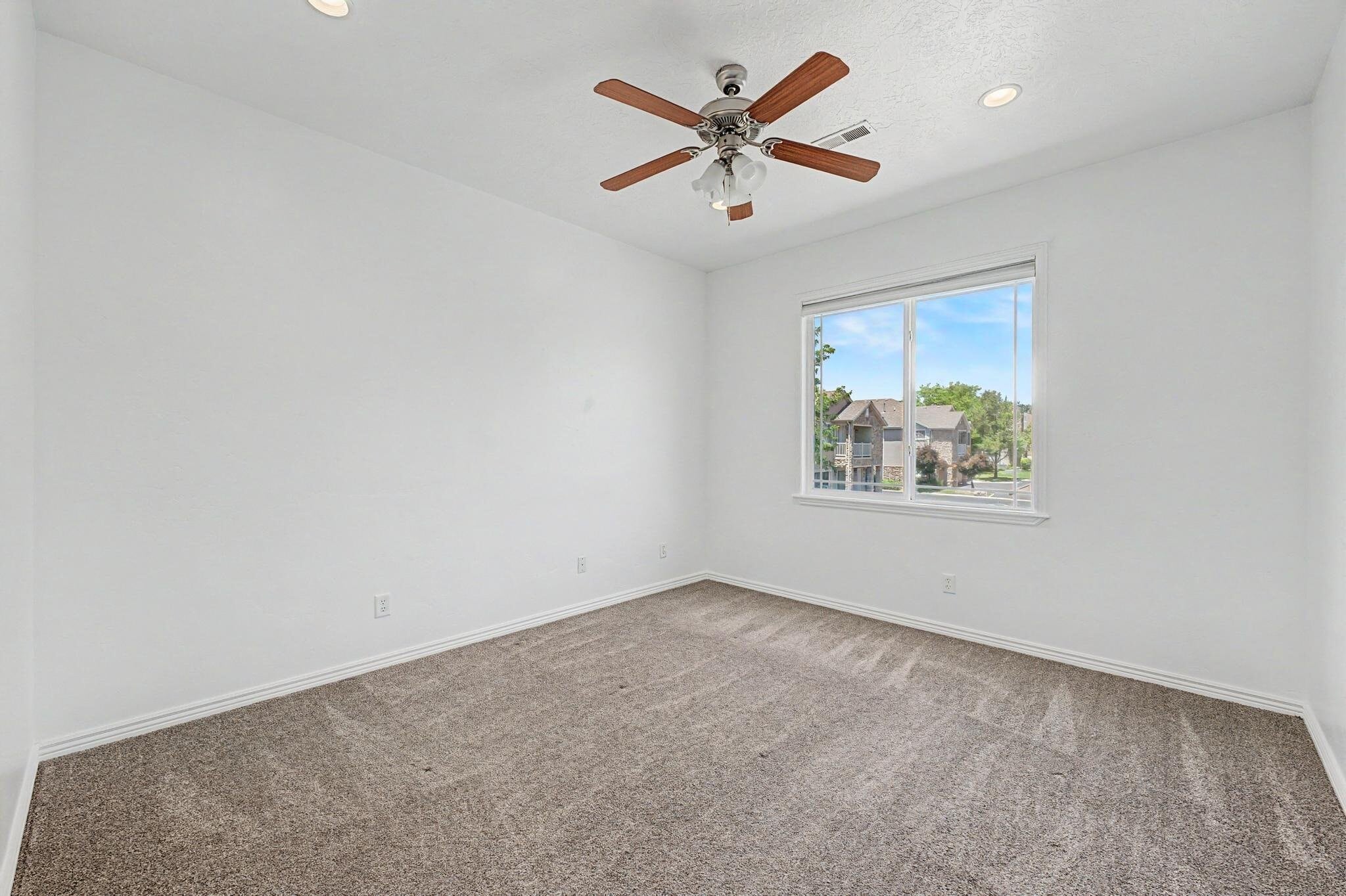 Building Photo - 1474 W 10 S