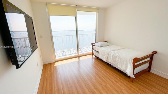 Building Photo - 1200 Brickell Bay Dr