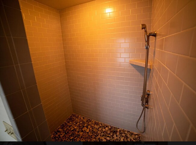 Building Photo - Gorgeous Single Family Home for Rent in Va...
