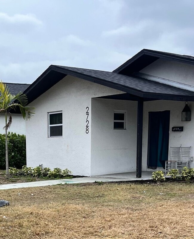 Building Photo - 3 bed/2 bath in St.Pete!