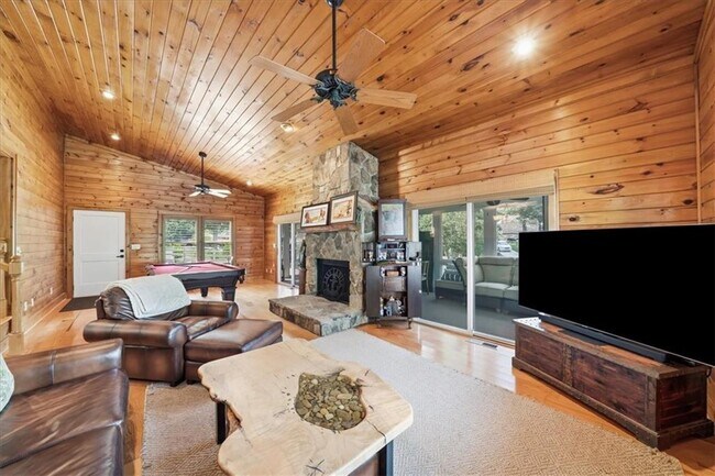 Building Photo - 6340 Reives Rd
