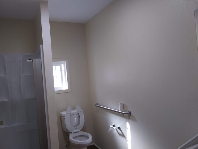 Toilet - 1640 W Vernon Ave