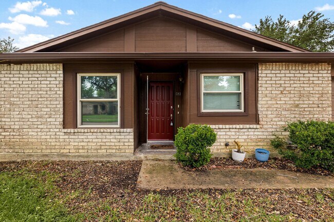 Building Photo - 22723 Braken Carter Ln
