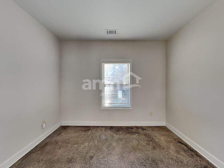 Building Photo - 2565 Dolostone Way