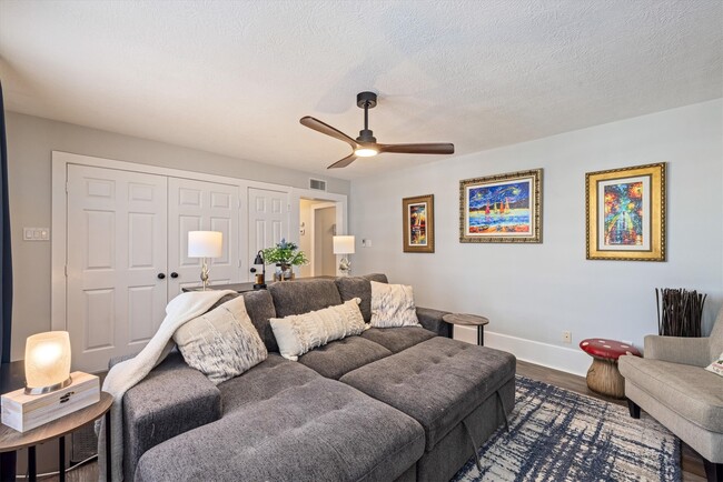 Building Photo - 3216 Avenue N