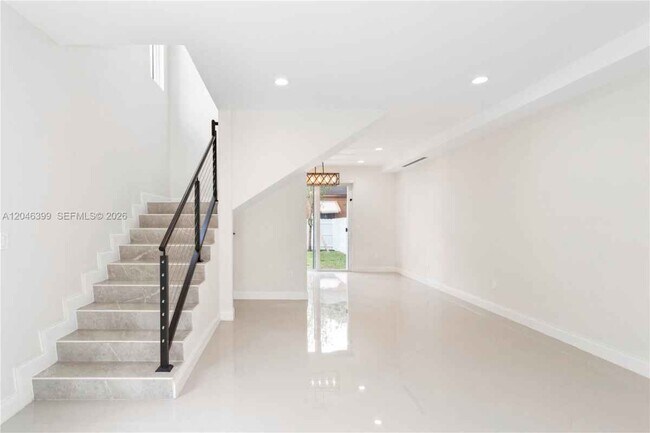 Building Photo - 1252 NW 39th St