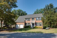Building Photo - 2191 Oak Forest Dr