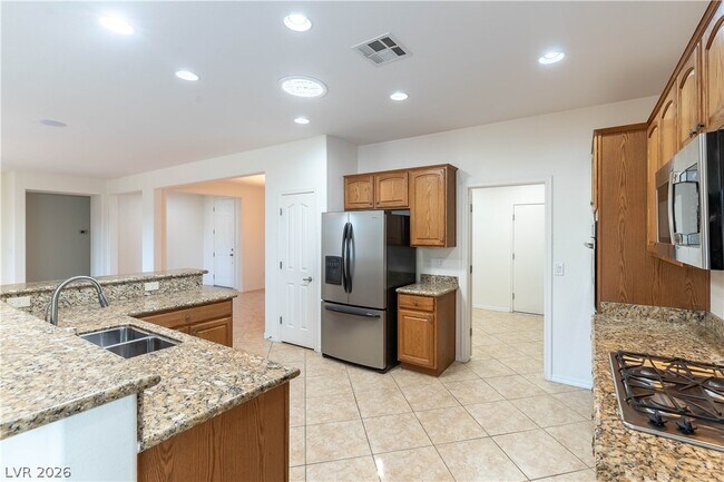 Building Photo - 2253 Laurel Heights Ln