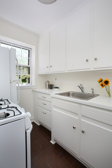 Building Photo - 8 Kilsyth Ter