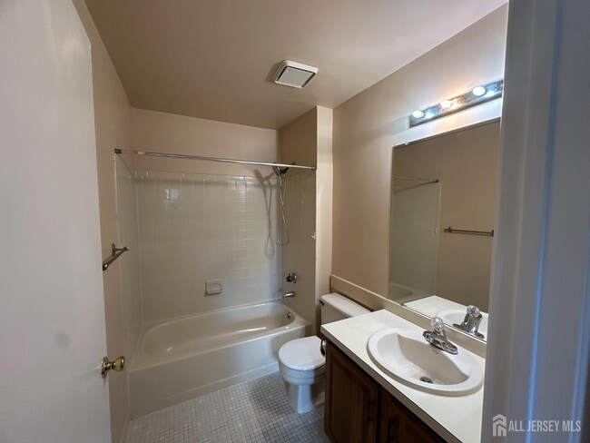 Building Photo - 1006 Aspen Dr