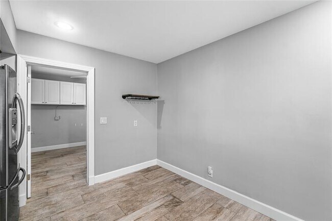Building Photo - 1683 SE 8th Ave