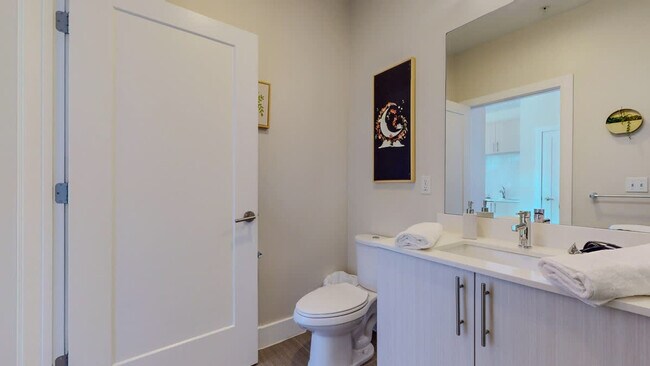 Building Photo - 573 Bedford St