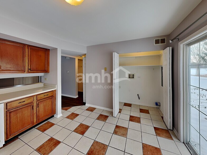 Building Photo - 2402 Wild Cherry Ct