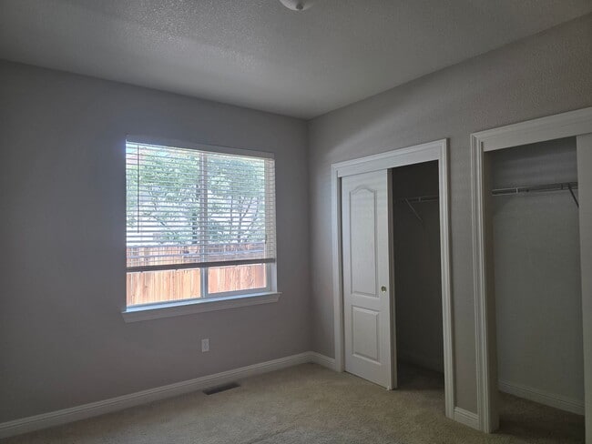 Building Photo - Executive Rental is a rare find