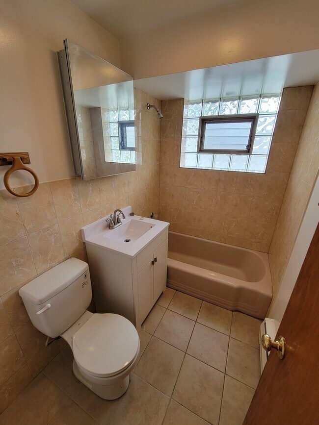 Building Photo - 2306 N 75th Ave