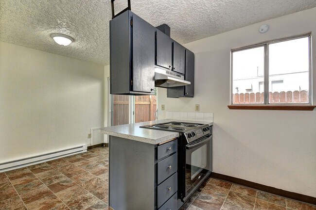 Building Photo - 2415 E 30th St