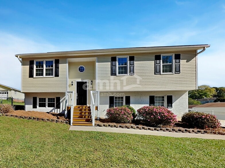 Primary Photo - 541 Clyde Dr