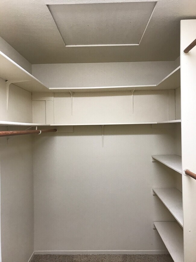 Building Photo - Everything You Need and Want to Call Home!