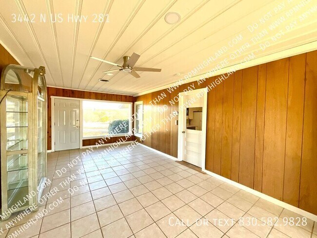 Building Photo - 3442 N U.S. Hwy 281