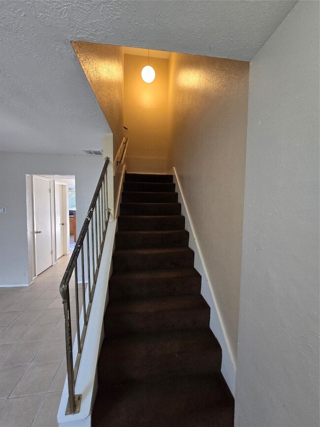 Building Photo - 7045 Chasewood Dr