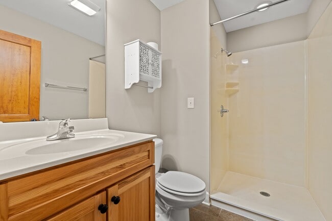 Building Photo - Mingo