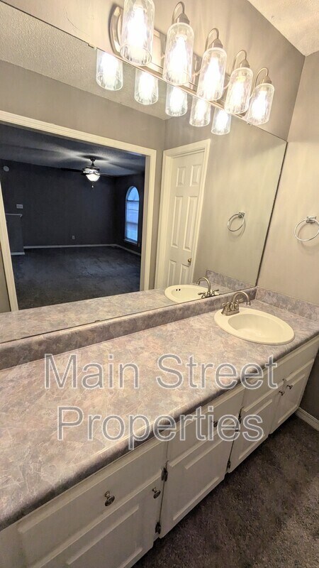 Building Photo - 3180 Birdseye Cir