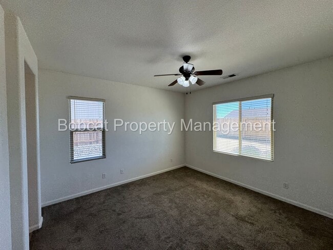 Building Photo - 3 Bedroom, 2 Bathroom Home Located in Dayton