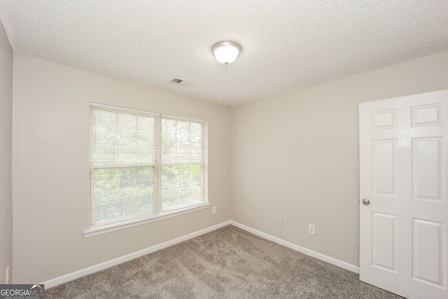 Building Photo - 3076 Broadleaf Trail Rd