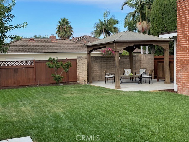 Building Photo - 926 W Valencia Mesa Dr