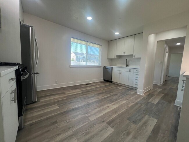 Building Photo - Beautifully Remodeled 3-Bedroom Home with Large Backyard, RV Parking & Modern Finishes in Santaqu...